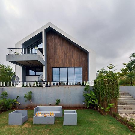 Stayvista At The Rainfield Villa With Gazebo & Lawn Nashik Bagian luar foto