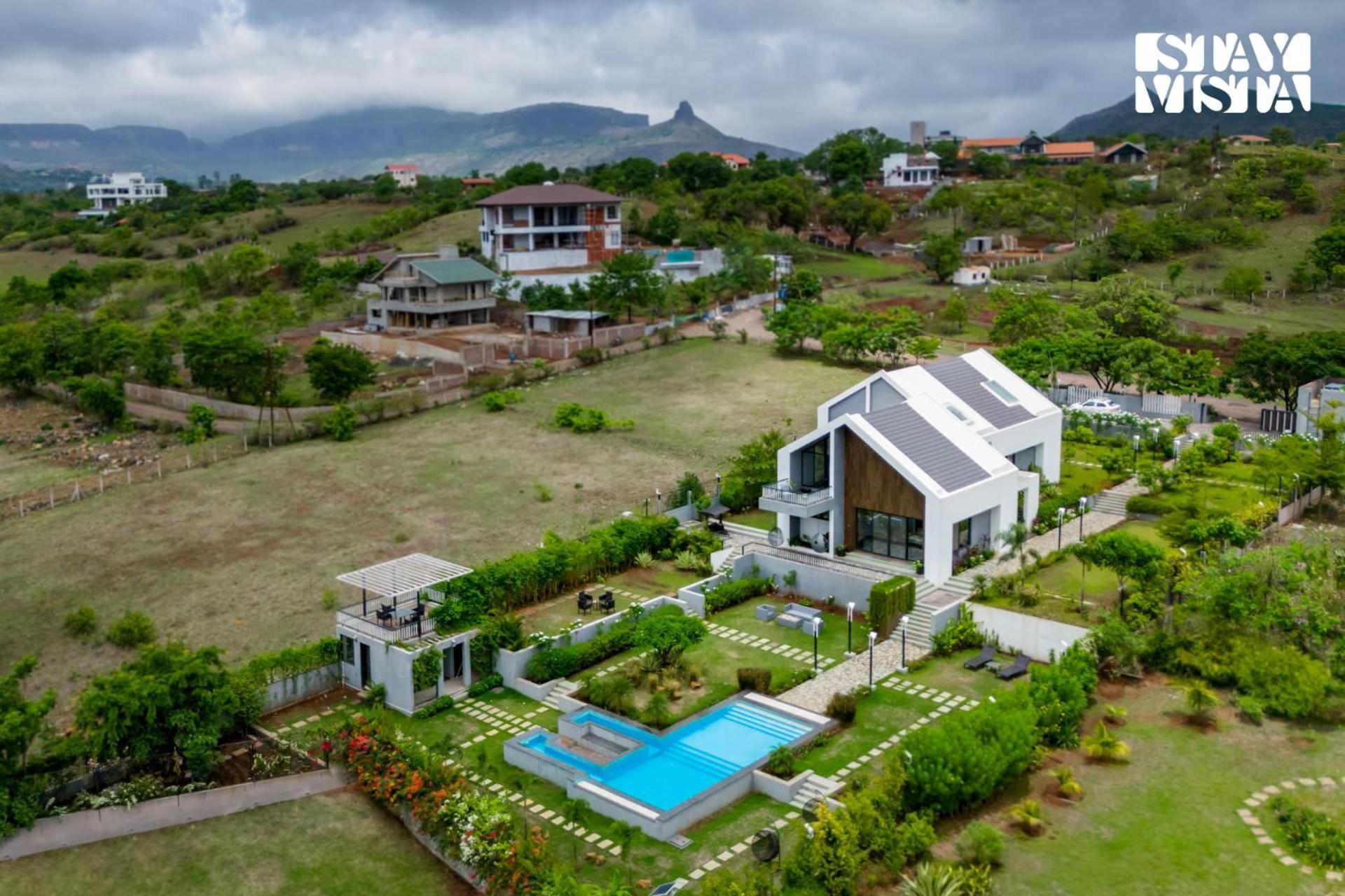 Stayvista At The Rainfield Villa With Gazebo & Lawn Nashik Bagian luar foto