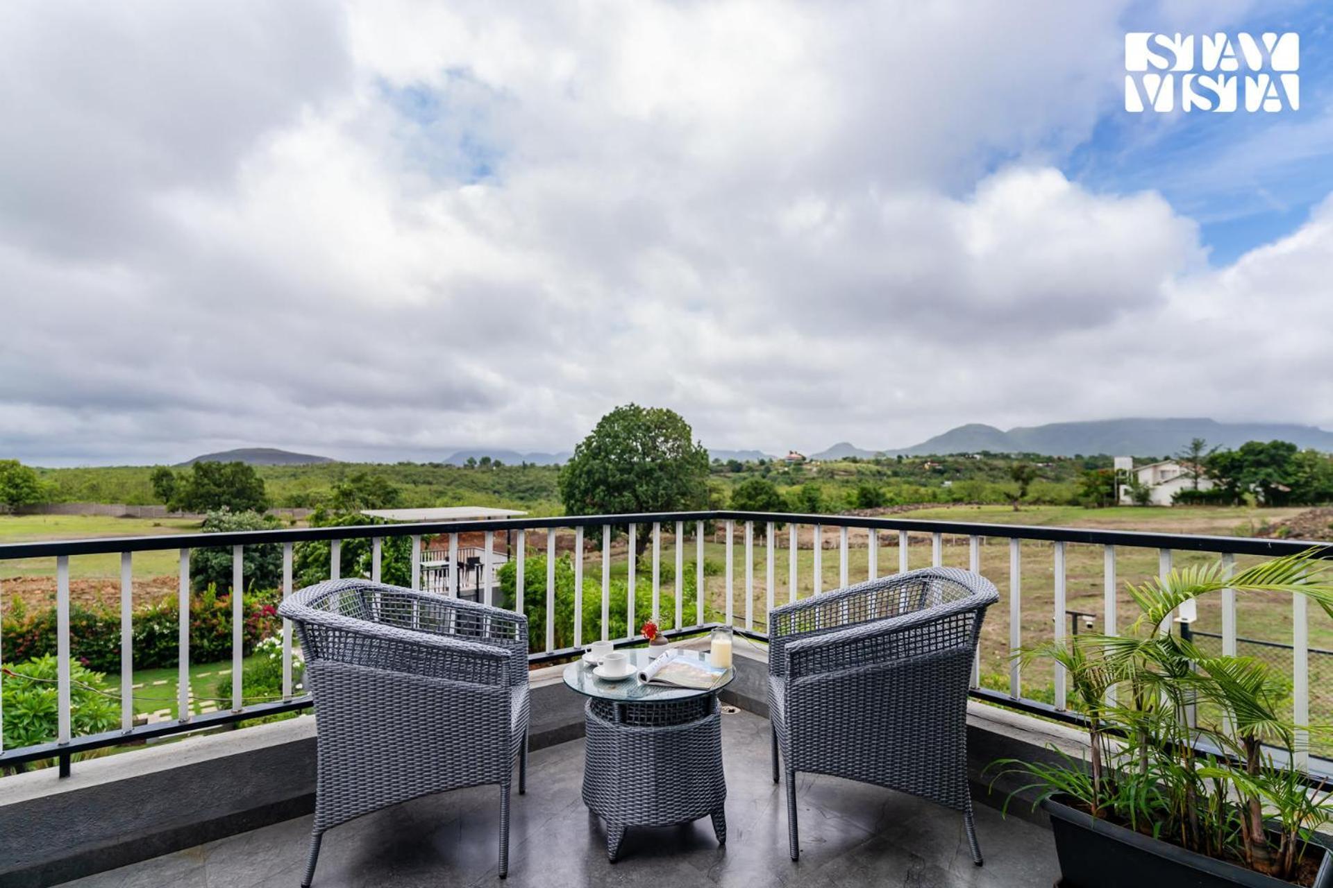 Stayvista At The Rainfield Villa With Gazebo & Lawn Nashik Bagian luar foto