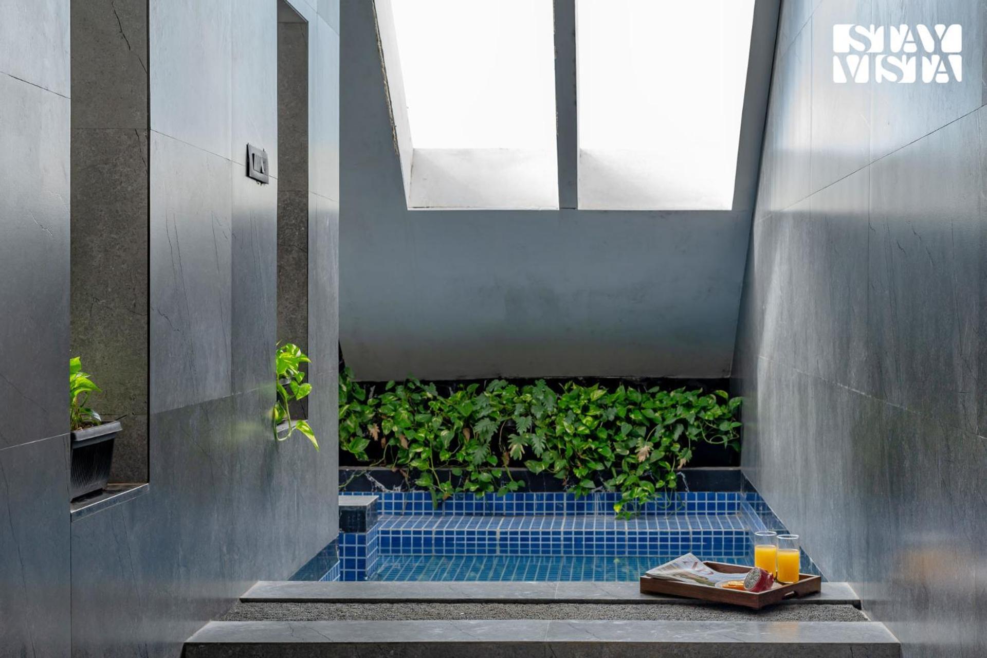 Stayvista At The Rainfield Villa With Gazebo & Lawn Nashik Bagian luar foto
